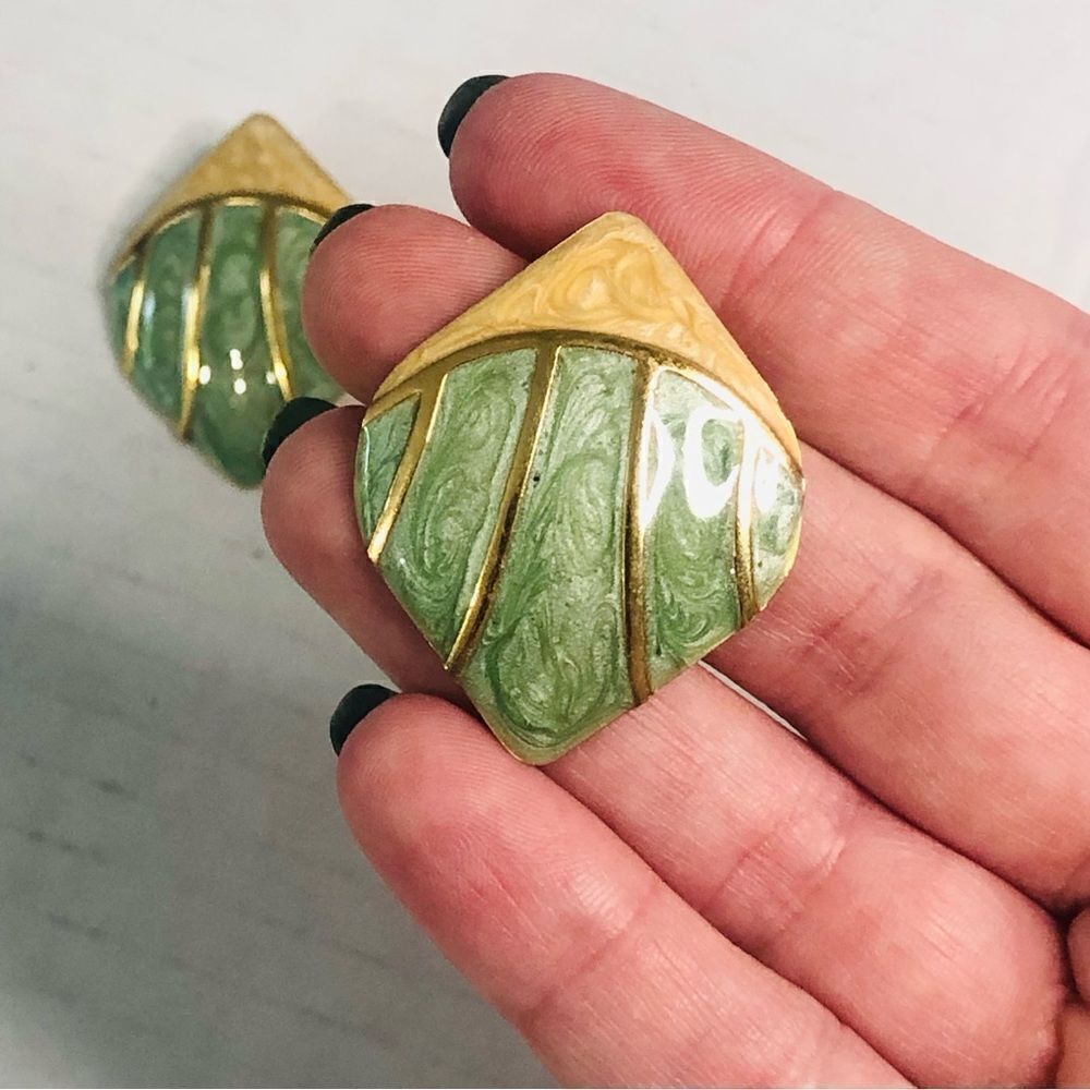 vintage 80’s Green Gold And Cream Color Enamel large pierced earrings no backs - Picture 2 of 5